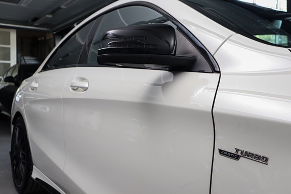 Mercedes-Benz CLA45 5 of 30