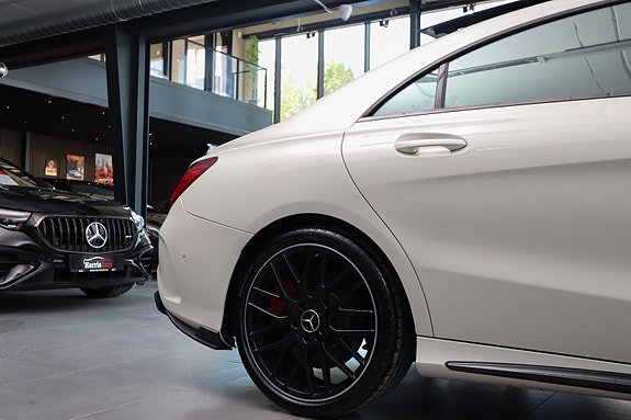 Mercedes-Benz CLA45 24 of 30