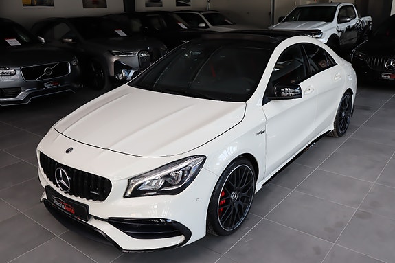 Mercedes-Benz CLA45 12 of 30