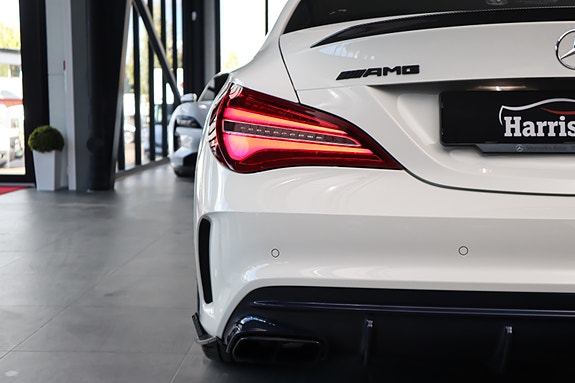 Mercedes-Benz CLA45 16 of 30