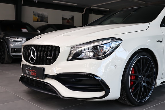 Mercedes-Benz CLA45 11 of 30