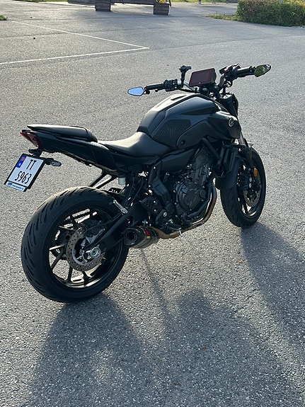 Yamaha MT-07 7 of 9