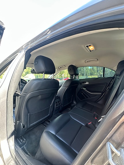 Mercedes-Benz A180 d 14 of 15