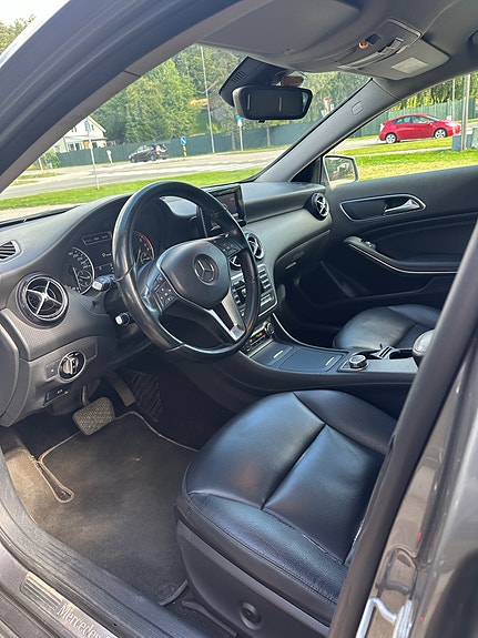 Mercedes-Benz A180 d 9 of 15