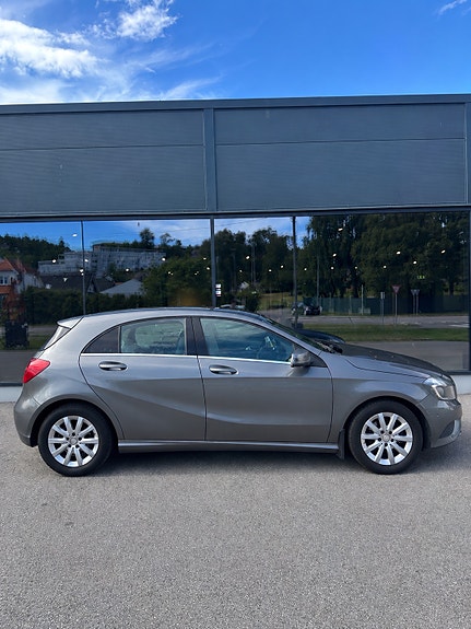 Mercedes-Benz A180 d 2 of 15