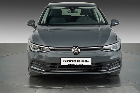 Volkswagen Golf VIII 2 of 30