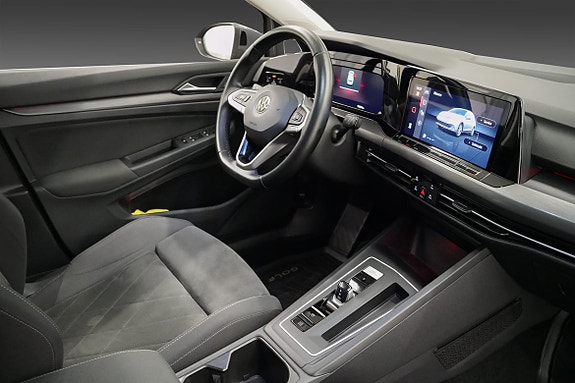 Volkswagen Golf VIII 18 of 30