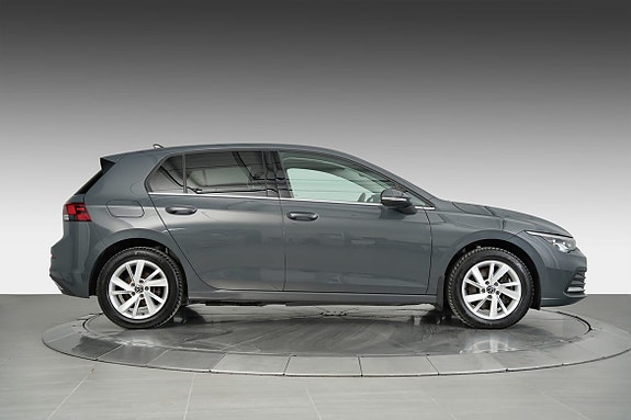 Volkswagen Golf VIII 10 of 30