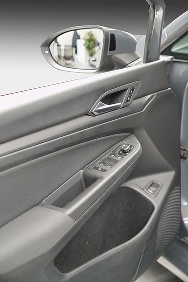 Volkswagen Golf VIII 15 of 30