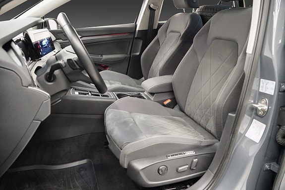 Volkswagen Golf VIII 13 of 30