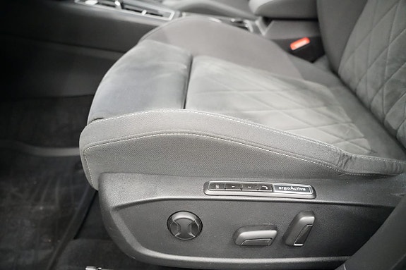 Volkswagen Golf VIII 14 of 30