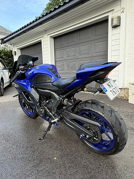 Yamaha R7 8 of 10