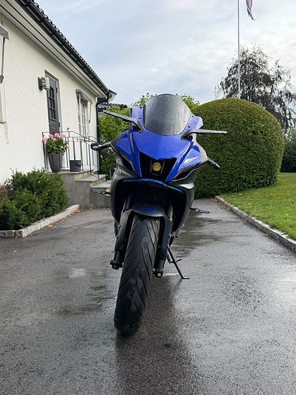 Yamaha R7 2 of 10