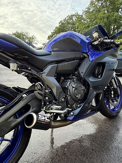 Yamaha R7 5 of 10