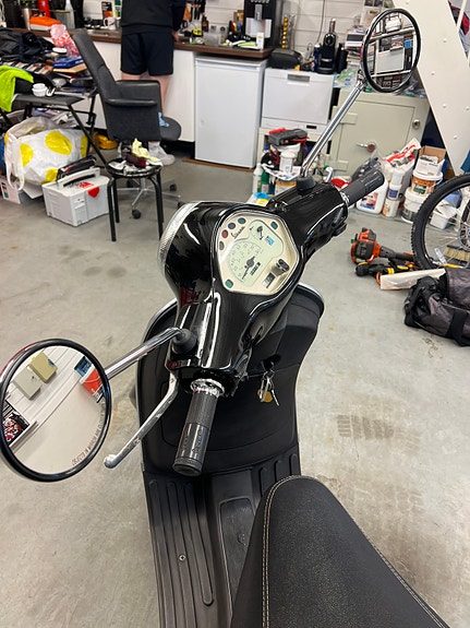 Vespa LX 50 8 of 16