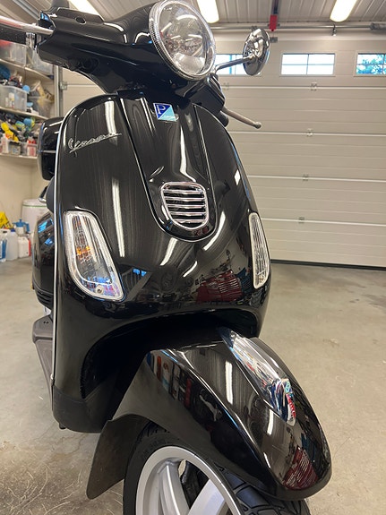 Vespa LX 50 5 of 16