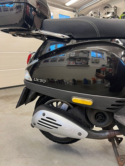 Vespa LX 50 13 of 16