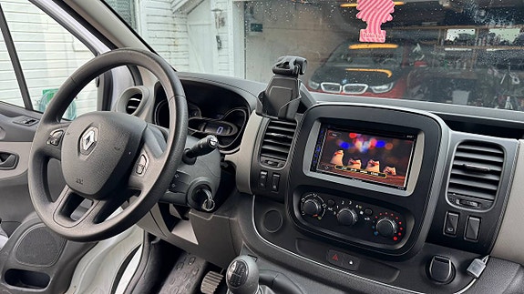 Renault Trafic 6 of 10
