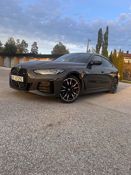 BMW i4 2 of 23