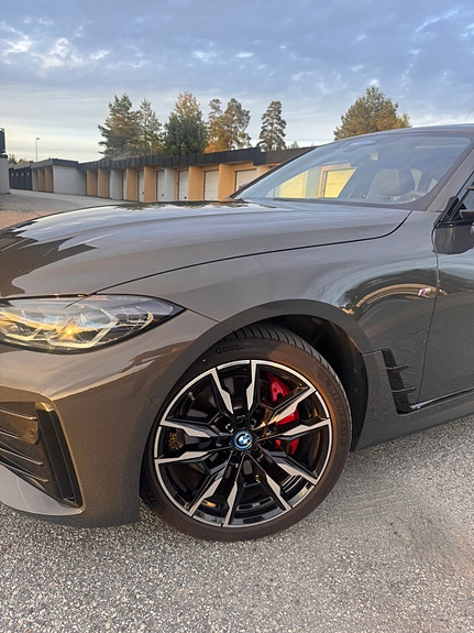 BMW i4 10 of 23