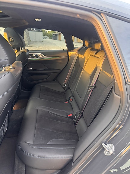 BMW i4 7 of 23