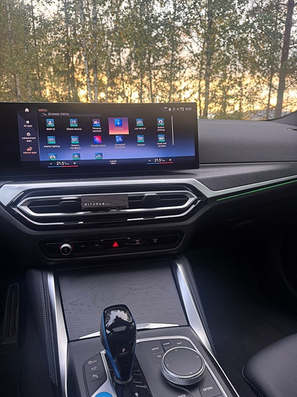 BMW i4 15 of 23