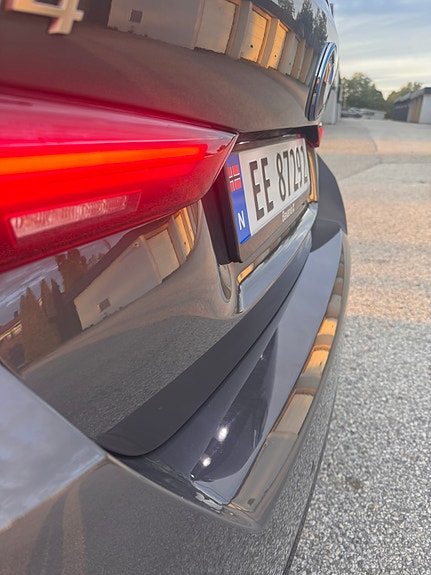 BMW i4 12 of 23