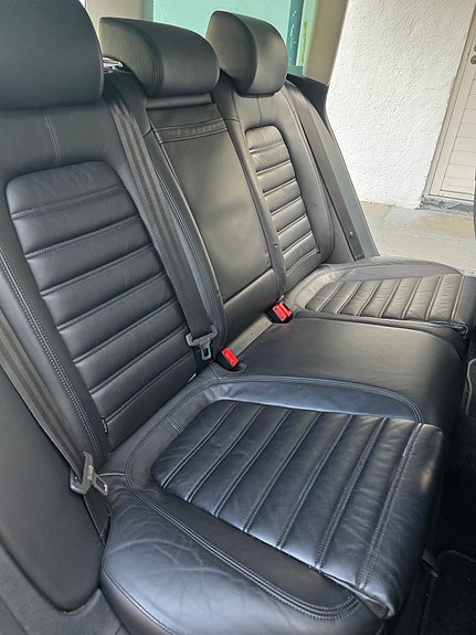 Volkswagen Passat 2 of 8