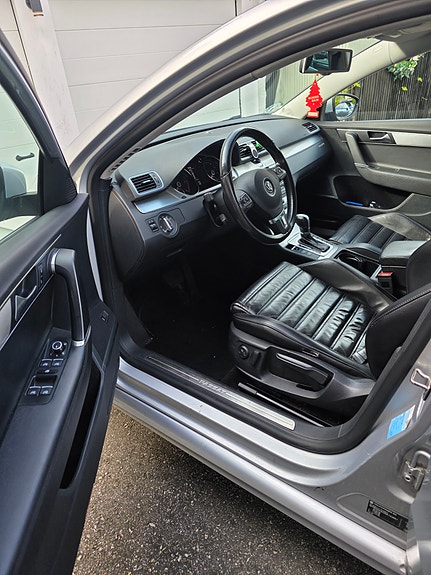 Volkswagen Passat 4 of 8