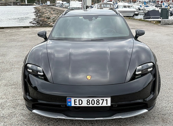 Porsche Taycan 4 2 of 13