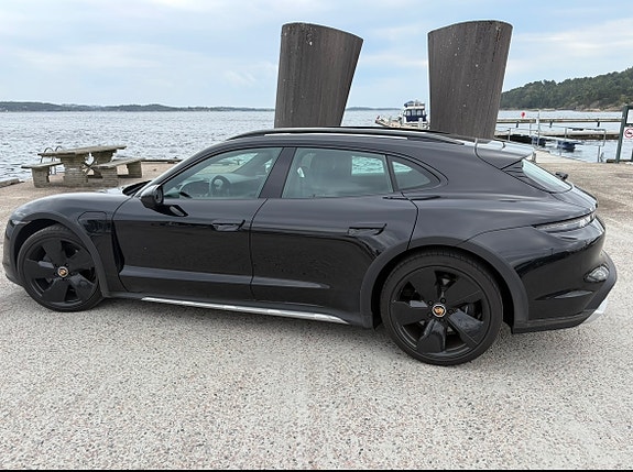Porsche Taycan 4 3 of 13