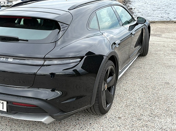 Porsche Taycan 4 6 of 13