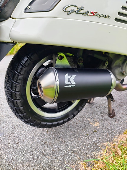 Vespa GTS 300 SuperSport 10 of 10