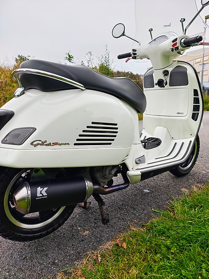 Vespa GTS 300 SuperSport 6 of 10