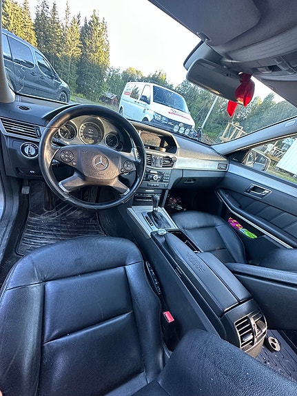 Mercedes-Benz E220 d 7 of 10
