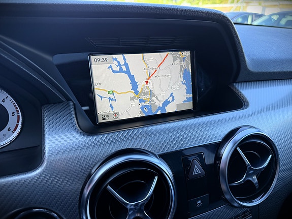Mercedes-Benz GLK220 10 of 30