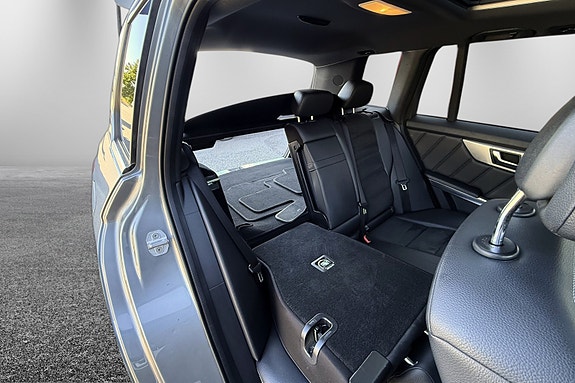 Mercedes-Benz GLK220 22 of 30