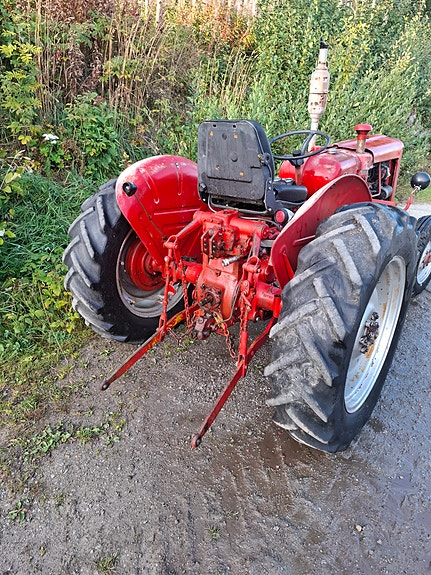 Ford 4600 2 of 18