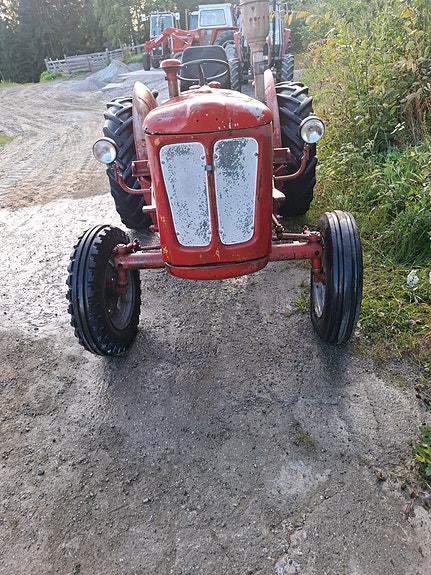 Ford 4600 9 of 18
