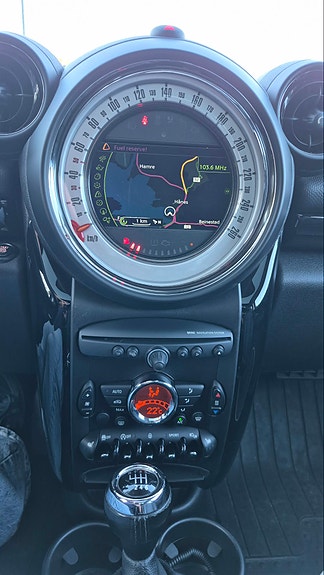 MINI Countryman Cooper D 8 of 21