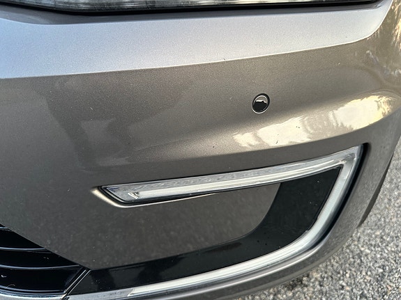 Volkswagen e-Golf VII 12 of 24