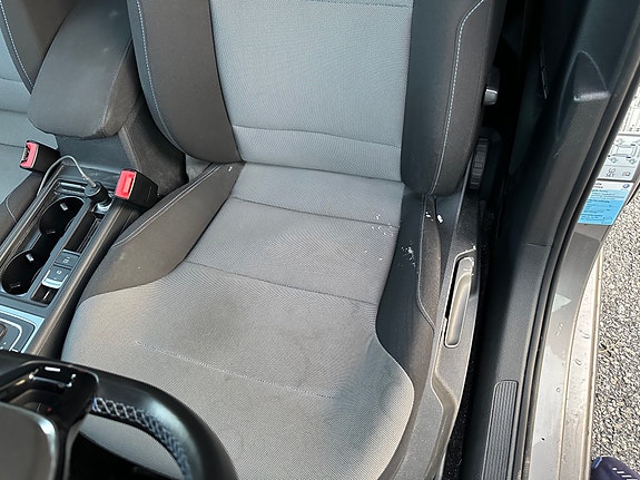 Volkswagen e-Golf VII 19 of 24