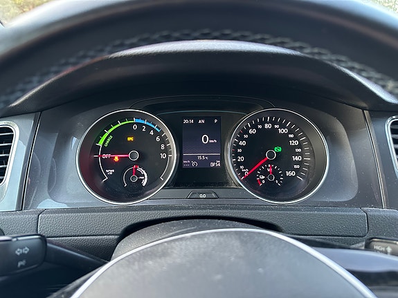 Volkswagen e-Golf VII 23 of 24