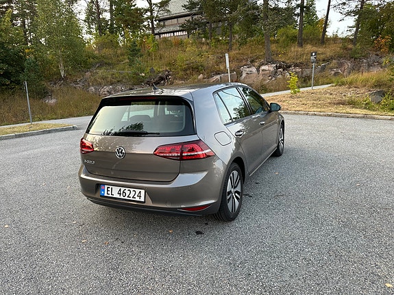 Volkswagen e-Golf VII 4 of 24