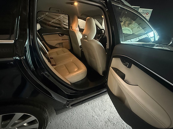 Volvo V70 13 of 23
