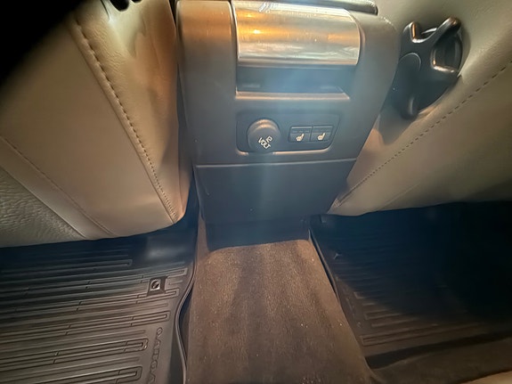 Volvo V70 11 of 23