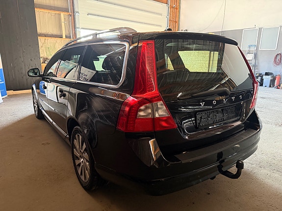 Volvo V70 5 of 23