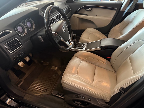 Volvo V70 7 of 23