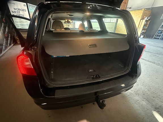 Volvo V70 14 of 23
