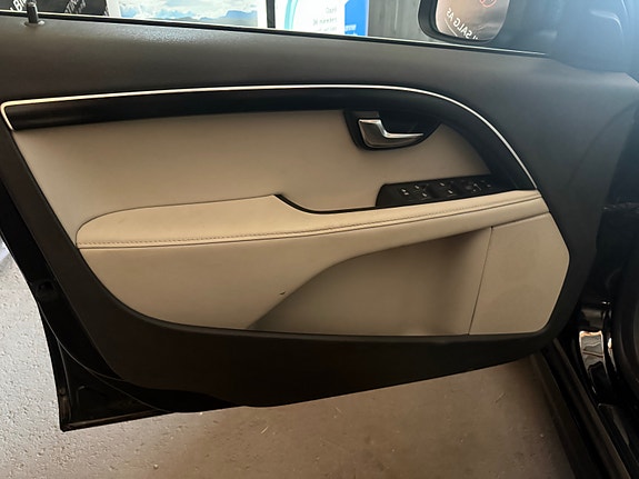 Volvo V70 9 of 23